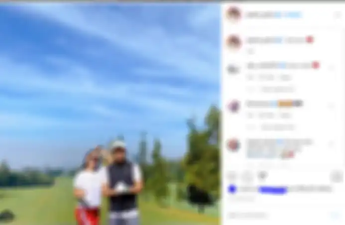 Romantisnya Zaskia Gotik dan suaminya saat bermain golf.