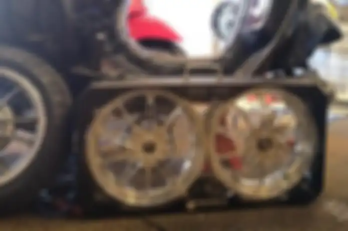 Velg Maru's drag series untuk Vespa