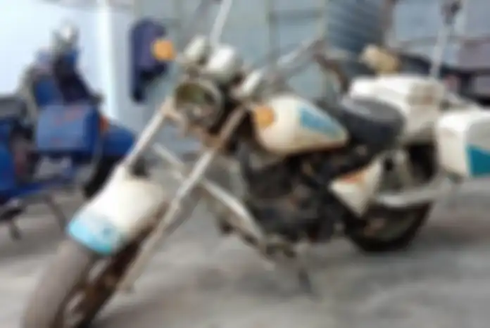Motor Garuda bekas Marinir dalam kondisi rusak berat, posisi di Sidoarjo, Jawa Timur.