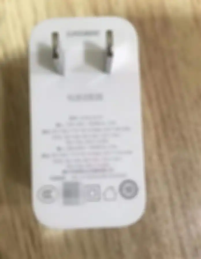 Deskripsi pada pada charger 240W Realme GT Neo 5