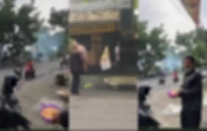 Ini alasan netizen diminta tak sebarkan foto bom bunuh diri di Bandung. Foto potongan tubuh pelaku di Polsek Astanaanyar viral.