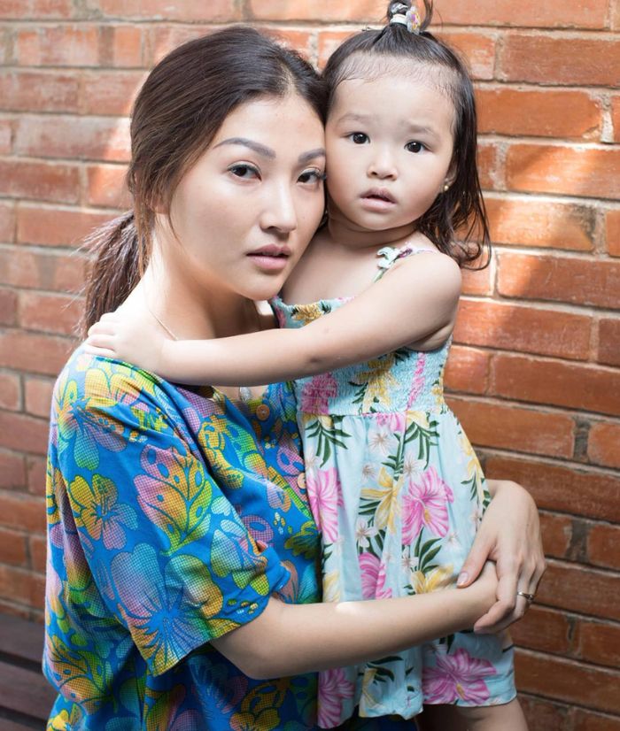 Sarwendah saat mengenakan busana daster