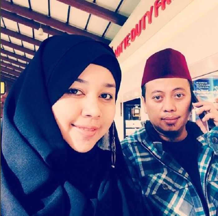 Opick dan istri pertamanya, Dian Rositaningrum, saat masih rukun membina rumah tangga mereka.