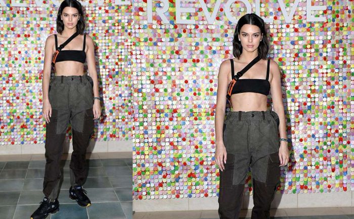 Kendall Jenner mengenakan tiny crop top