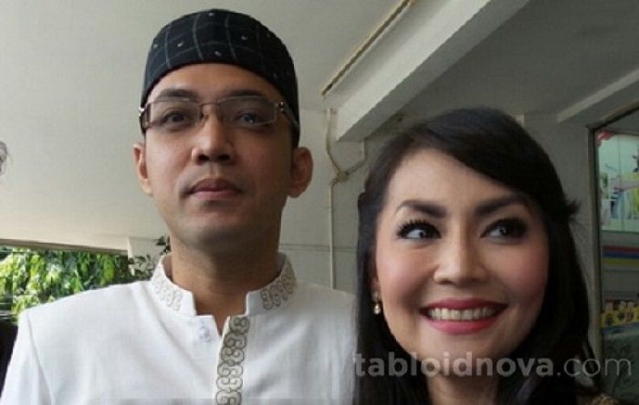 Tessa Kaunang dan Sandy Tumiwa saat dijumpai di kawasan Ampera Raya, Jakarta Selatan.
