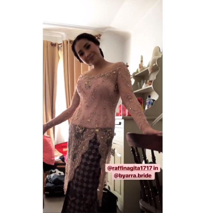 Kebaya cantik Nagita Slavina