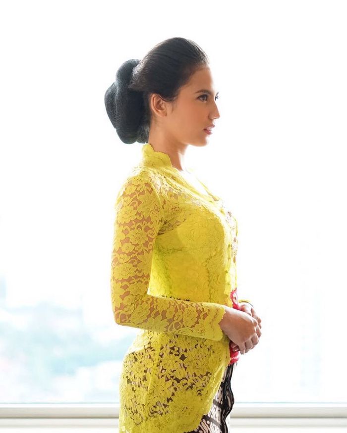 Pevita Pearce Tampil Ayu Memesona Kenakan Balutan Kebaya