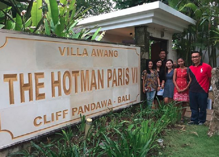 Tampak depan villa milik pengacara Hutapea Hotman Paris Hutapea