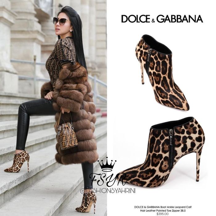 Sepatu milik Syahrini