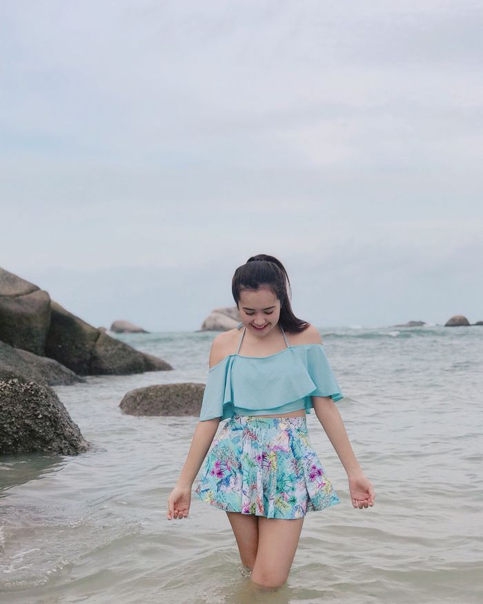 Saat bermain di pantai