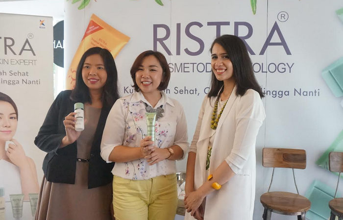 acara Forum Ngobras yang diselenggarakan Ristra Cosmetodermatology, di Harlow Brasserie &amp; Bar, The H Tower, Jakarta, Selasa, (24/04). 