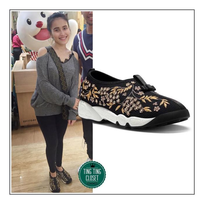 Sepatu Dior milik Ayu Ting Ting
