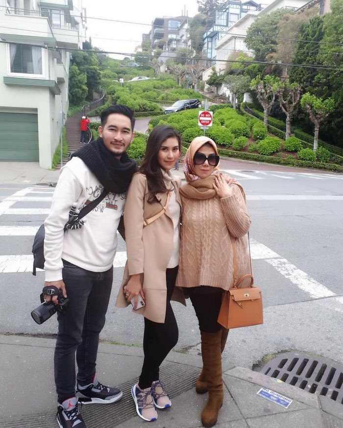 Syahnaz Sadiqah dan Ritchie Ismail bertolak ke Amerika untuk berbulan madu