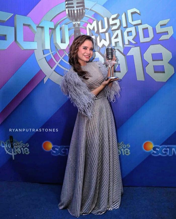 Rossa saat berada di acara SCTV Music Awards 2018 