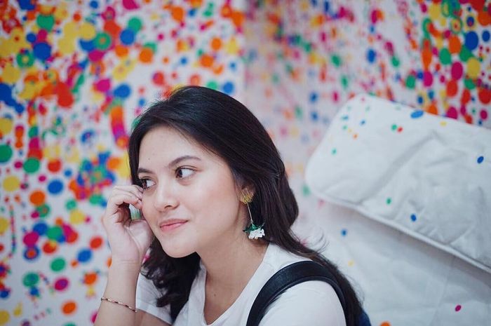 Marsha Aruan dengan deretan antingnya