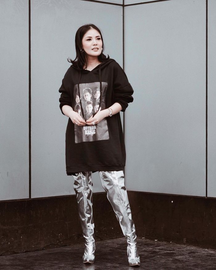 Nindy tak luput dari berbagai koleksi fashion item mewah