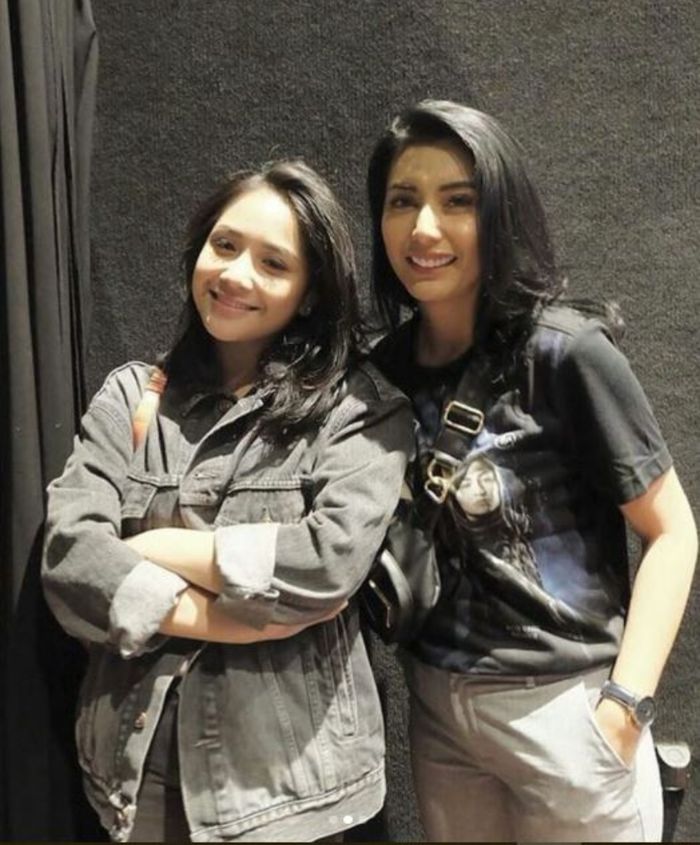 Nagita Slavina dan Tyas Mirasih