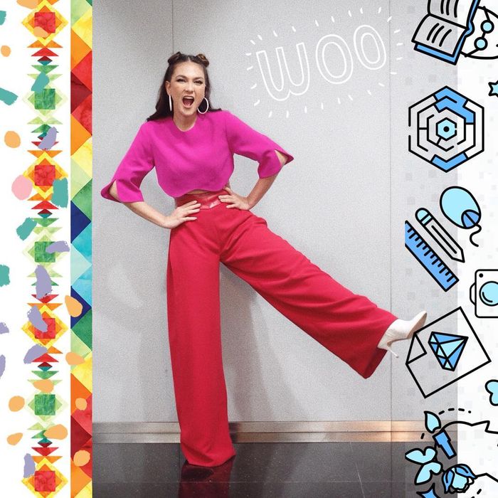 Tampilan nyentrik ala Luna Maya