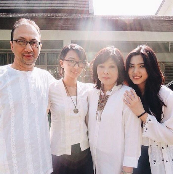 Isyana Sarasvati dan Rara Sekar Larasati