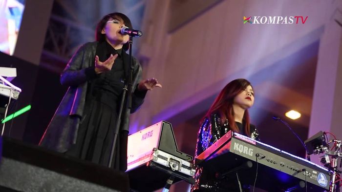 Dina Dellyana, salah satu musisi musik elektronik di Indonesia.