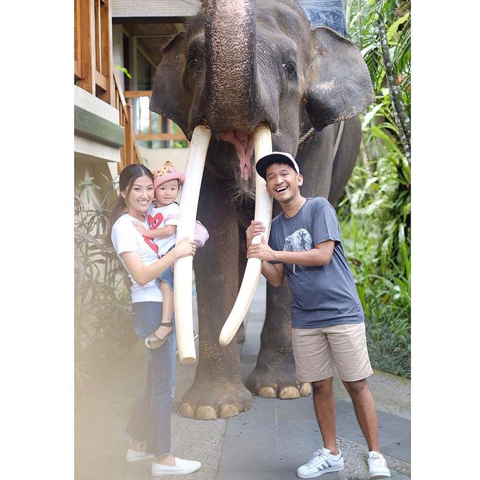 Sarwendah dan keluarga kecilnya