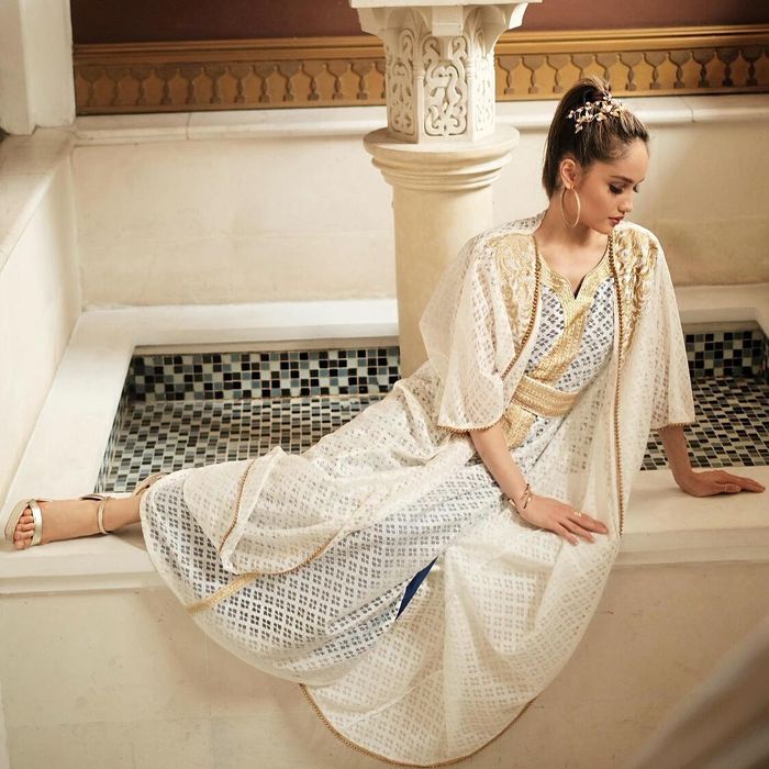 Cinta Laura dalam sebuah pemotretan