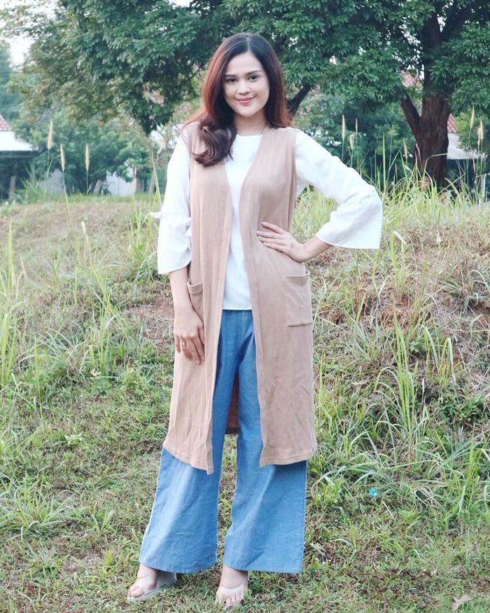 Cut Ratu Meyriska dengan gaya kasualnya