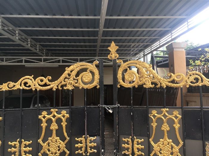 Rumah Elvy Sukaesih Tampak Sepi di Bulan Ramadan