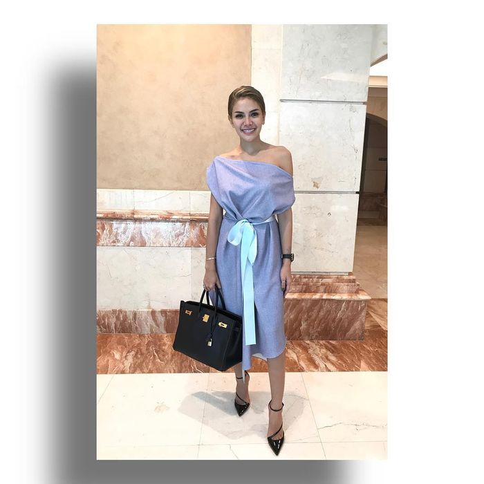 Gaya Feminin Nikita Mirzani