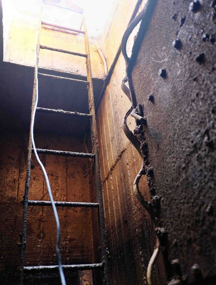 Tangga yang ada di bunker