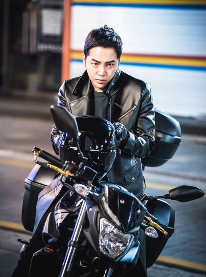 Jang Geun Suk dalam drama Switch.