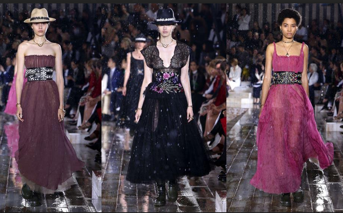 Deret gaun malam model strapless atau tube dengan shades magenta, pink hingga gelap mendominasi koleksi Dior Cruise 2019.