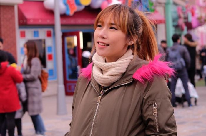 Pamer Perut Buncit, Gaya Kasual Bumil Cherly Juno Makin Modis dan Bikin Gemes!