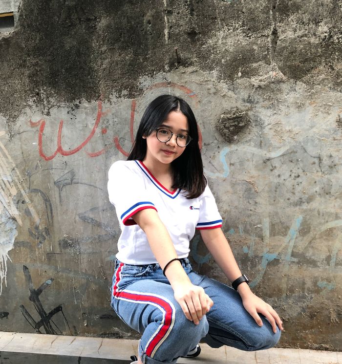 Cinta Kuya dengan gaya kasualnya