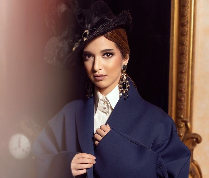 Kenakan Headpiece, Tampilan Nia Ramadhani Dipuji Mirip Lady Diana!