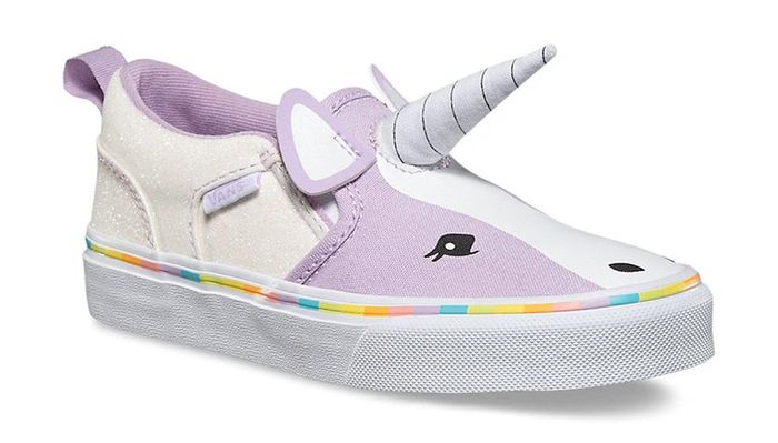 Vans mengeluarkan edisi Vans Girls Asher V Unicorn Sneaker