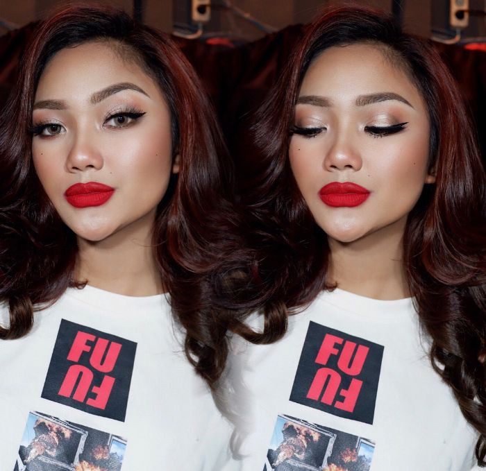 Marion Jola terlihat dengan makeup bold