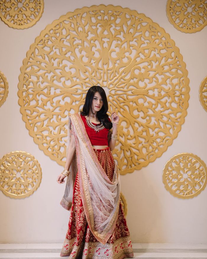 Tampil manis dengan sari India