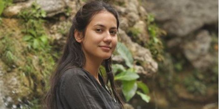 Pevita Pearce memerankan  Kiona dalam film Buffalo Boys.