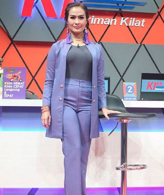 Penampilan Iis Dahlia yang dapat protes keras netizen