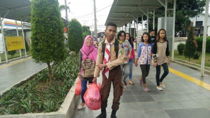 Pramuka bertugas saat mudik