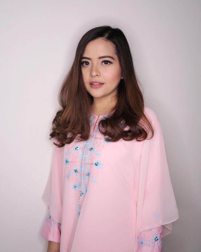 Tasya Kamila dengan rambut curly