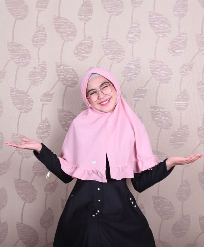 Seiring dengan perkembangan zaman, gaya hijab memang semakin beragam