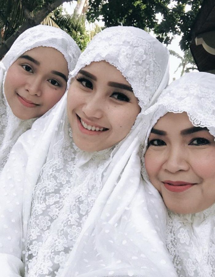 Keluarga Ayu Tig Ting