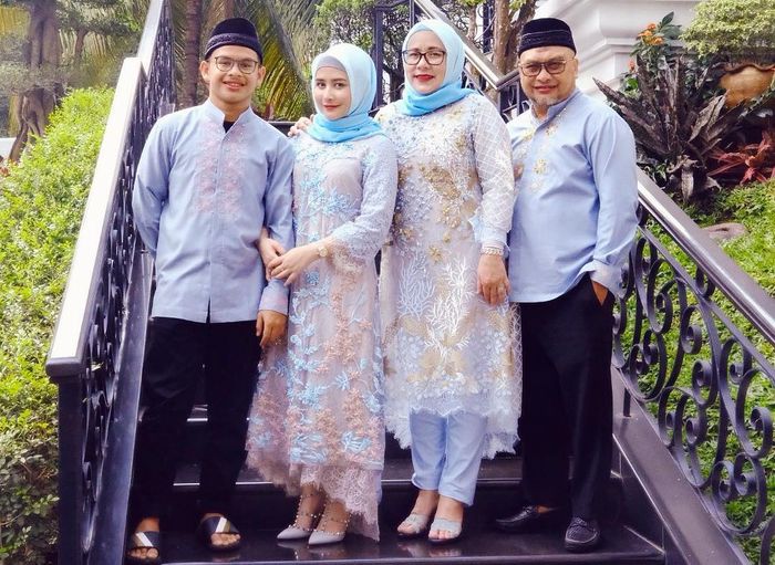 Prilly Latuconsina tampil kompak bersama keluarga