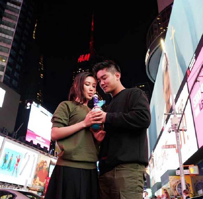 Boy William rayakan ulang tahun pacarnya, Karen Vendela, di New York