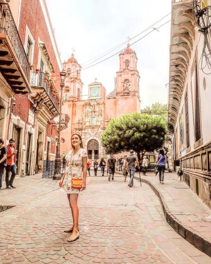 Shandy Aulia tampil manis dengan floral mini dress