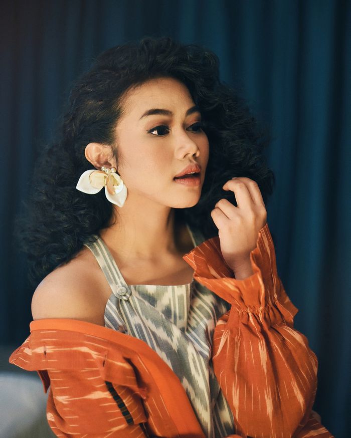 gaya penampilan Yura Yunita yang kece