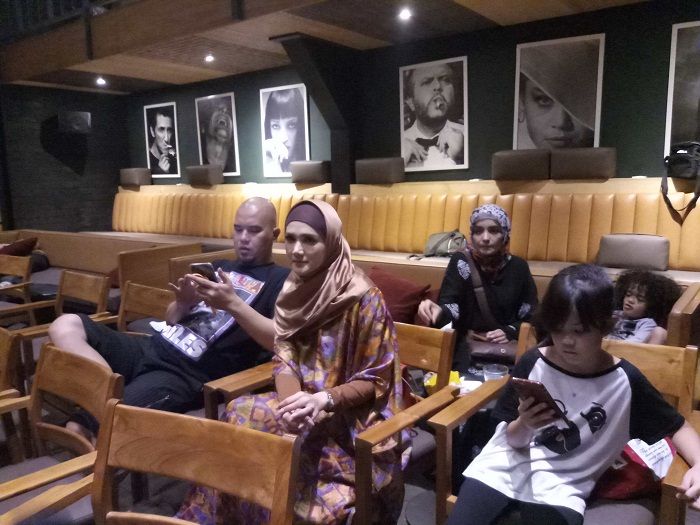 Mulan Jameela dan Ahmad Dhani di kawasan Kemang, Jakarta Selatan, Sabtu (30/6/2018). 