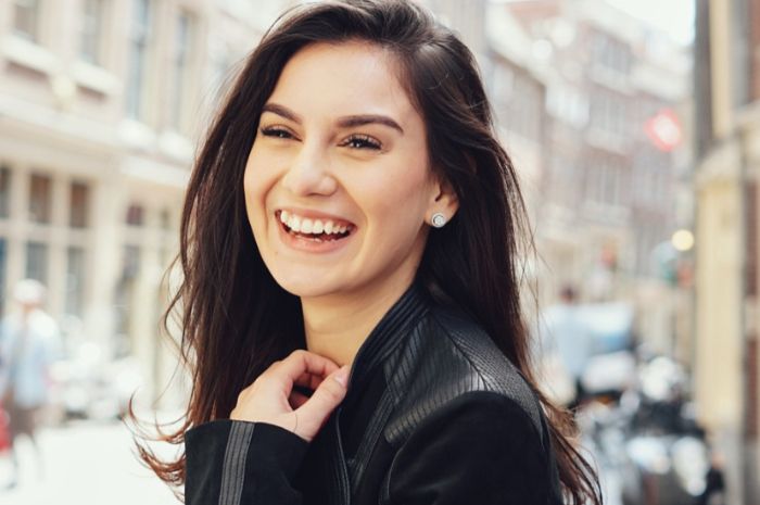 Tampil manis kala kondangan ala Irish Bella